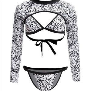 Three-Piece Triangle Leopard Print Bikini with Long Sleeve Rash Guard 🐆👙